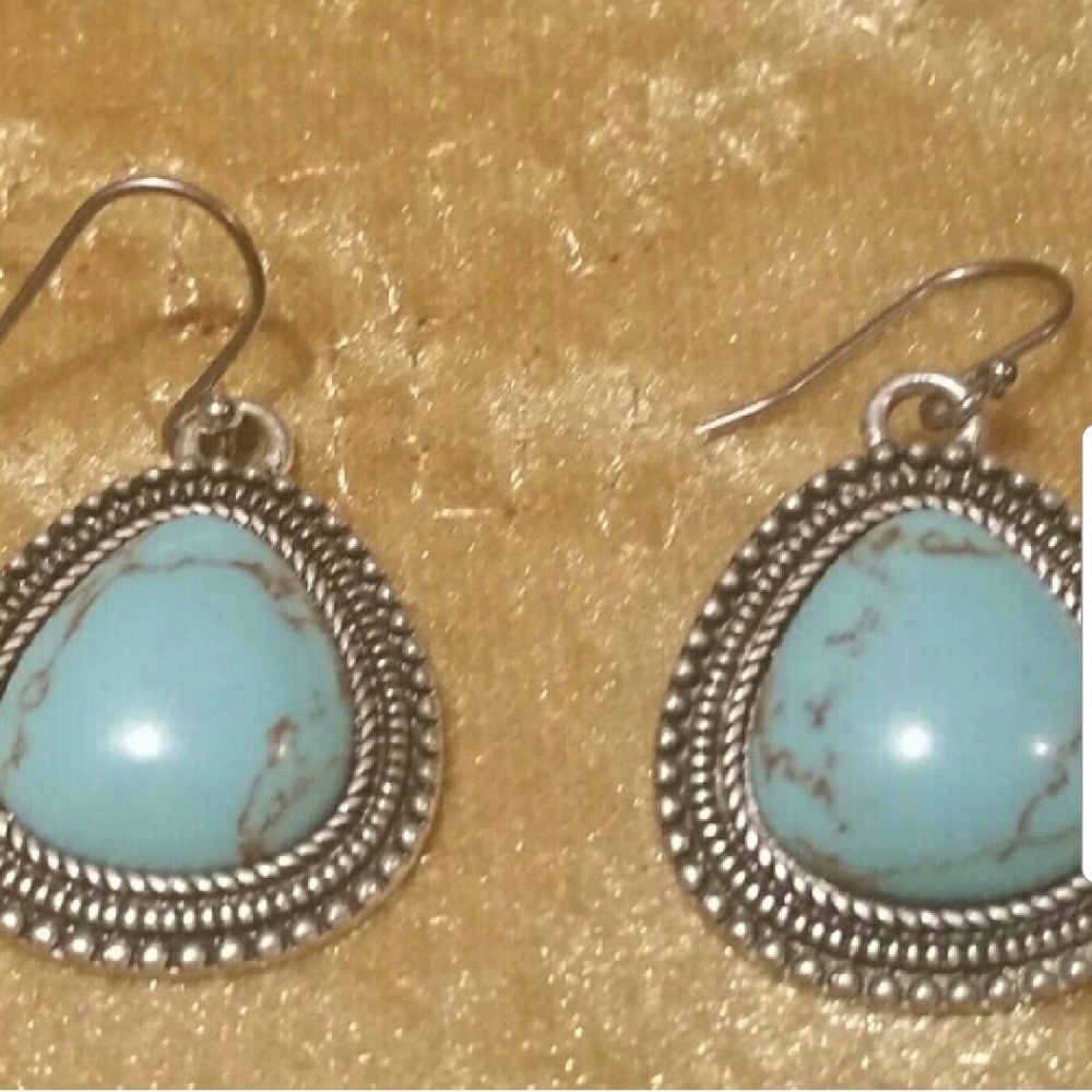 Lucky Brand bohemian-style drop dangle earrings W/a semi Precious Turquoise Ston